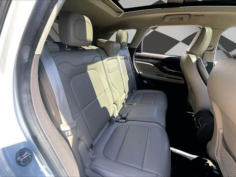 Used 2022 Lincoln Corsair AWD w/ Premium Package image 27