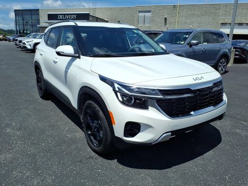 Certified 2026 Kia Seltos EX w/ EX Sunroof Package AWD/4WD image 6