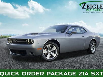 Used 2016 Dodge Challenger SXT
