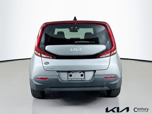 Certified 2022 Kia Soul LX FWD image 6