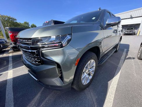 Used 2023 Chevrolet Suburban Premier RWD image 6