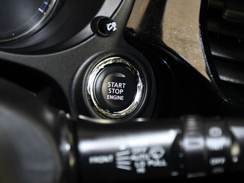 Used 2020 Mitsubishi Outlander SEL AWD/4WD image 24