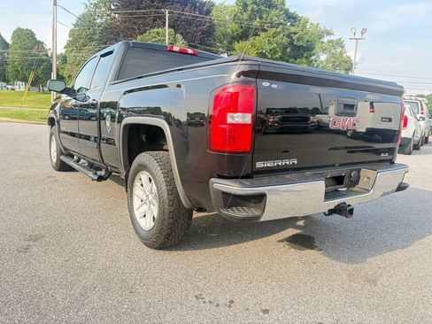Used 2017 GMC Sierra 1500 SLE w/ SLE Value Package AWD/4WD image 12