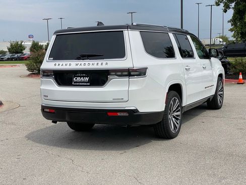 Used 2024 Jeep Grand Wagoneer L Series III image 7