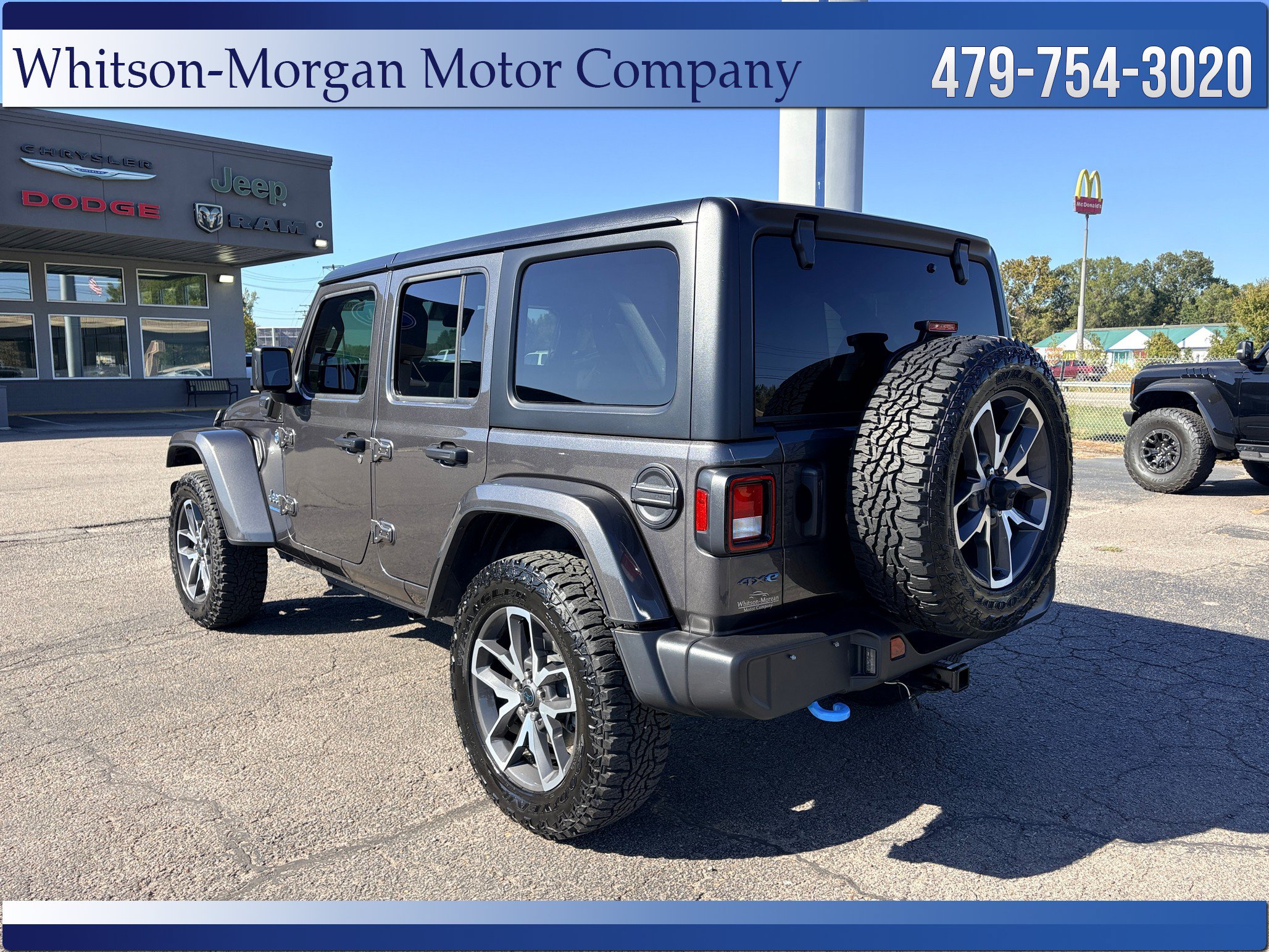 Used 2024 Jeep Wrangler Unlimited w/ Convenience Group AWD/4WD image 7