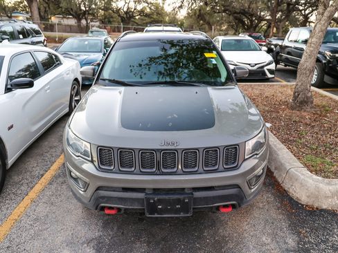 Used 2020 Jeep Compass Trailhawk image 5