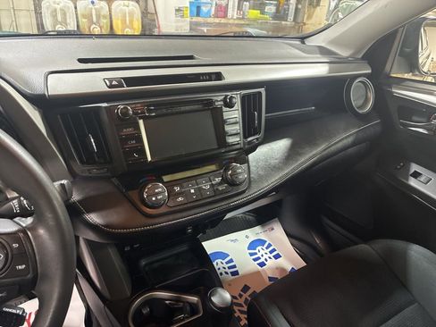 Used 2018 Toyota RAV4 XLE image 14