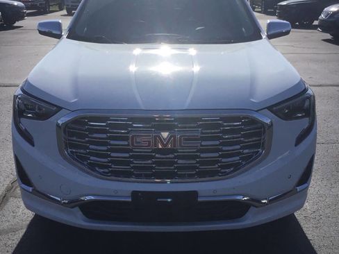 Used 2018 GMC Terrain Denali w/ GMC Pro Grade Package AWD/4WD image 8
