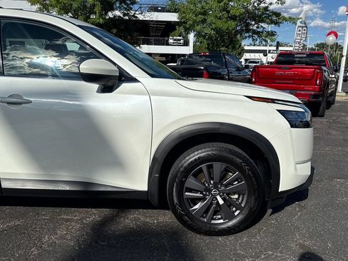Used 2022 Nissan Pathfinder SV w/ SV Black Package FWD image 37