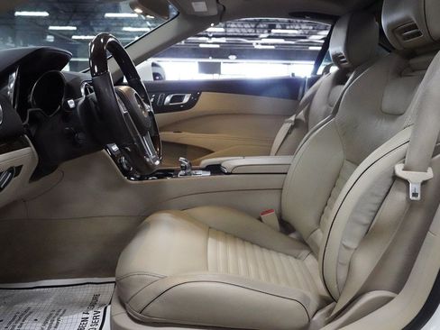 Used 2014 Mercedes-Benz SL 550 image 11