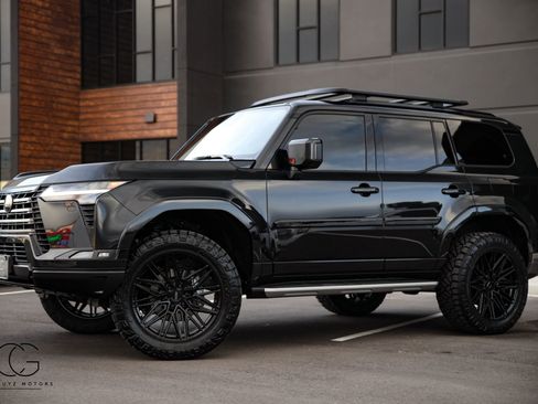 Used 2025 Lexus GX 550 w/ Accessory Package (2T) image 4