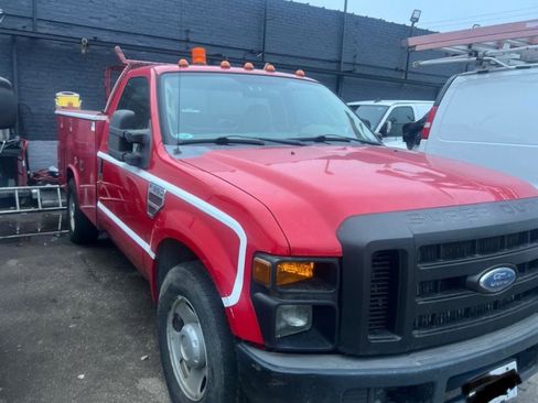 Used 2008 Ford F350 2WD Regular Cab Super Duty image 3