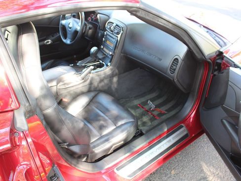 Used 2010 Chevrolet Corvette w/1LT w/ Roof Package image 11