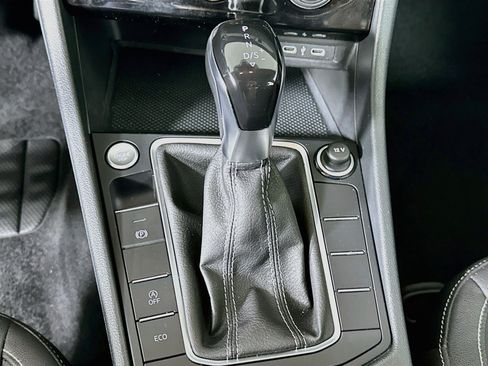 Used 2024 Volkswagen Jetta SE FWD image 24