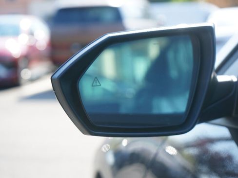 New 2025 Hyundai Elantra SEL image 8