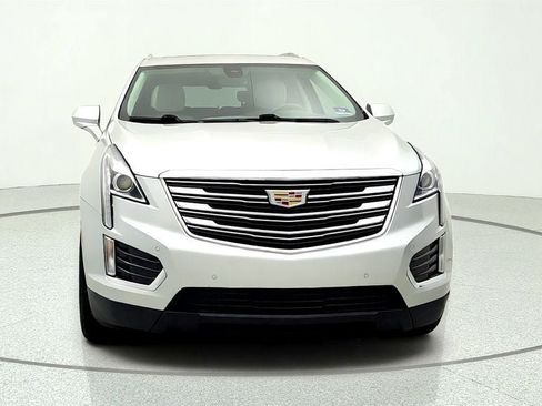 Used 2019 Cadillac XT5 Luxury FWD image 2
