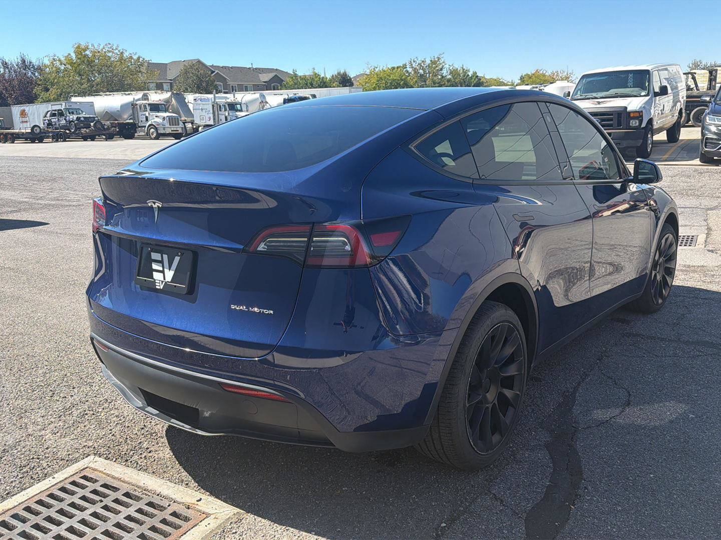 Used 2023 Tesla Model Y Long Range AWD/4WD image 6