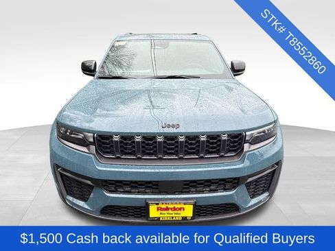 New 2026 Jeep Grand Cherokee Limited w/ Limited Altitude Package AWD/4WD image 2