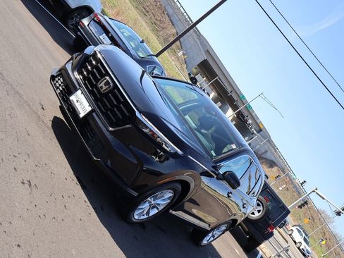 Certified 2024 Honda CR-V EX-L image 3