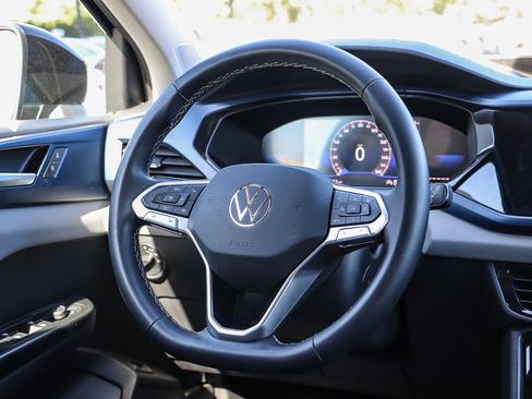 Used 2023 Volkswagen Taos SE FWD image 17