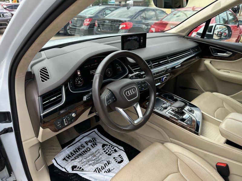 Used 2018 Audi Q7 3.0T Prestige AWD/4WD image 34