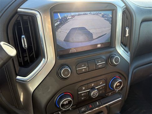 Used 2021 Chevrolet Silverado 2500 LT w/ Convenience Package image 15