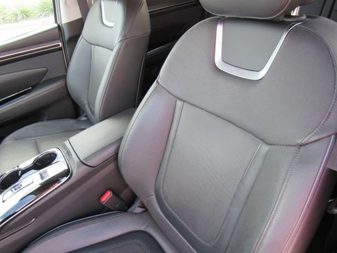 Used 2022 Hyundai Tucson Limited FWD image 16