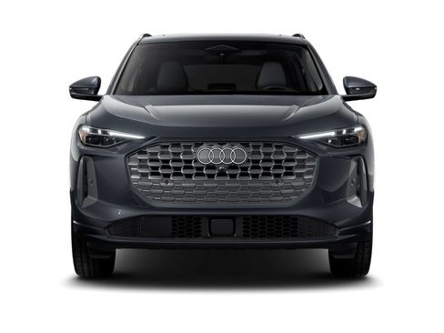Certified 2025 Audi Q5 Premium w/ Premium Plus AWD/4WD image 4
