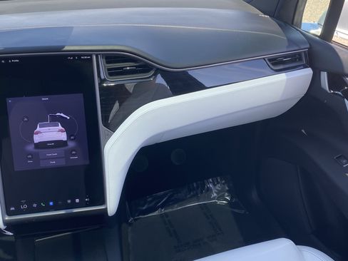 Used 2020 Tesla Model X Long Range AWD/4WD image 14