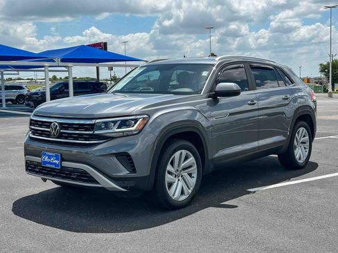 Used 2023 Volkswagen Atlas Cross Sport SE FWD image 9