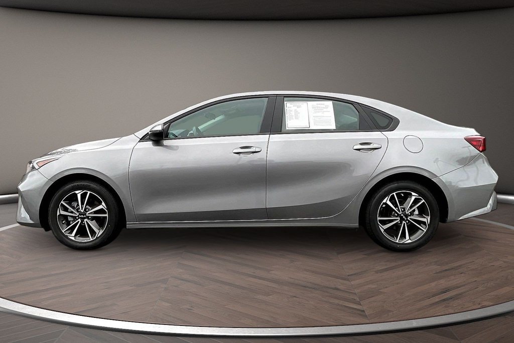 Used 2024 Kia Forte LXS w/ LXS Technology Package FWD image 7