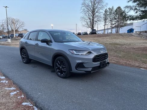 Certified 2025 Honda HR-V Sport image 2