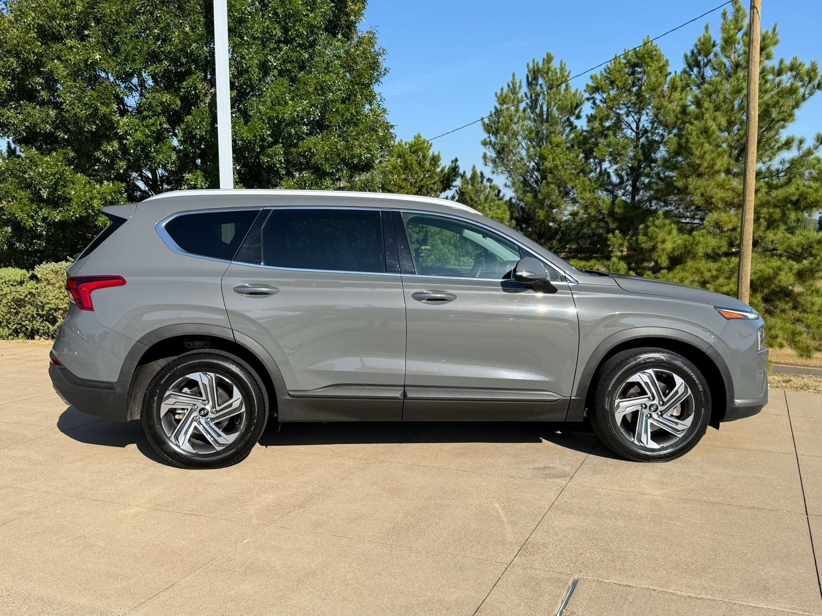 Used 2023 Hyundai Santa Fe SEL FWD image 7