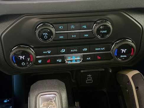New 2026 Ford Bronco Badlands AWD/4WD image 17