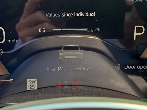 Used 2025 BMW X3 xDrive30i w/ Premium Package image 9