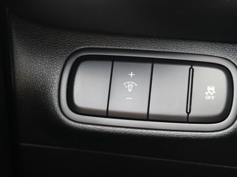 Used 2025 Hyundai Venue SEL FWD image 15