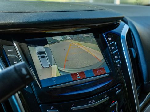 Used 2019 Cadillac Escalade Premium Luxury AWD/4WD image 25