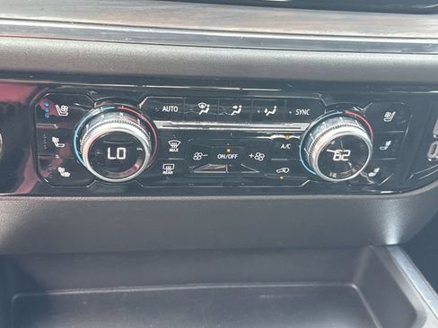Used 2023 GMC Sierra 1500 SLT w/ SLT Premium Package AWD/4WD image 18