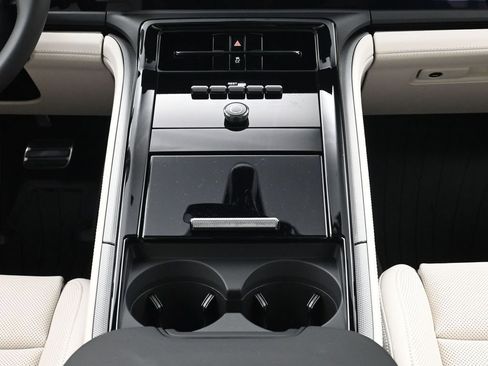 Used 2026 Porsche Panamera image 10