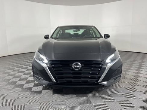 Used 2023 Nissan Altima 2.5 SV image 4