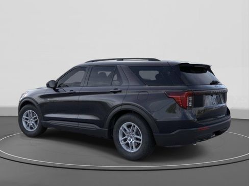 New 2026 Ford Explorer Active RWD image 4