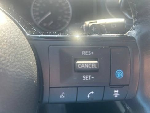 Used 2023 Nissan Rogue SV AWD/4WD image 26