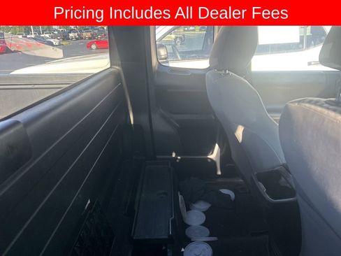 Used 2022 Toyota Tacoma SR RWD image 4