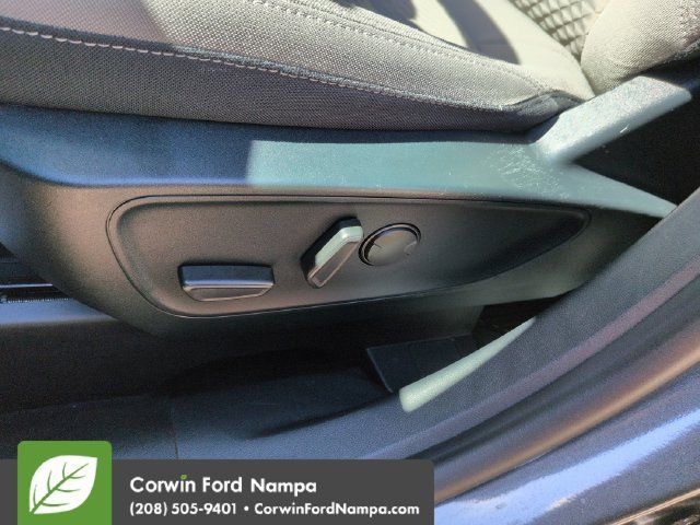Used 2020 Ford Escape SE FWD image 12