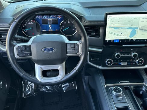 Used 2022 Ford Expedition XLT RWD image 28
