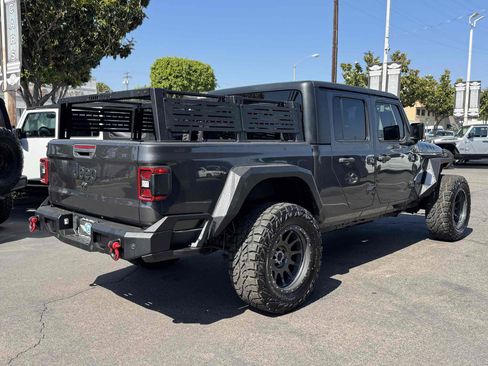 Used 2024 Jeep Gladiator Sport AWD/4WD image 6