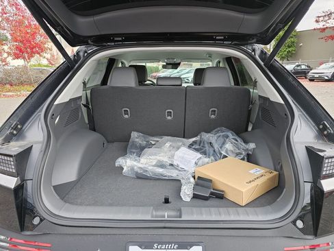 New 2025 Hyundai Ioniq 5 SEL image 15