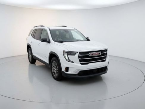 Used 2025 GMC Acadia Elevation FWD image 2