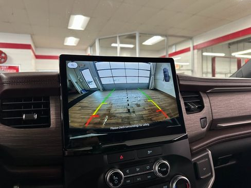 Used 2022 Ford Expedition Limited image 27