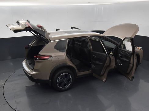 Certified 2025 Nissan Rogue SV w/ SV Premium Package image 44